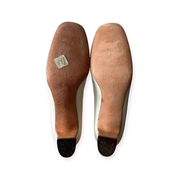 Vintage Palter DeLiso Mod Cream Leather Pumps with Buckle, Size 6 1/2B - Picture 10 of 13